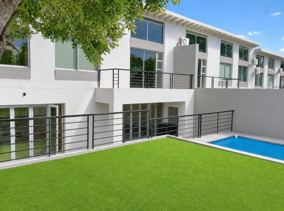 5 Bedroom Townhouse to rent in Hyde Park