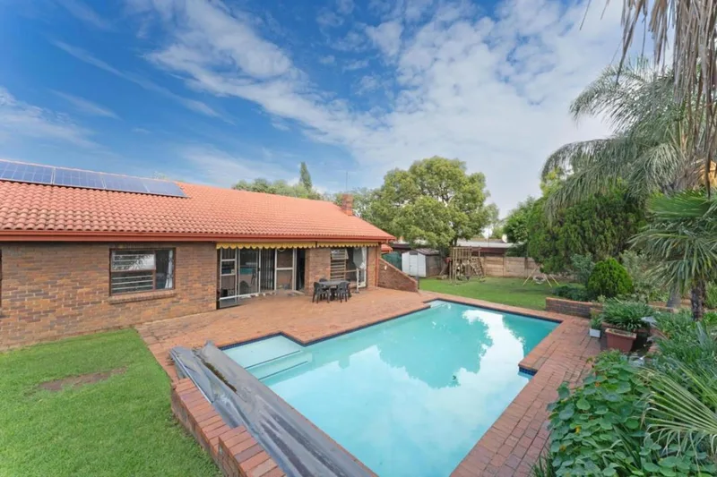 4 Bedroom House to rent in Sunninghill