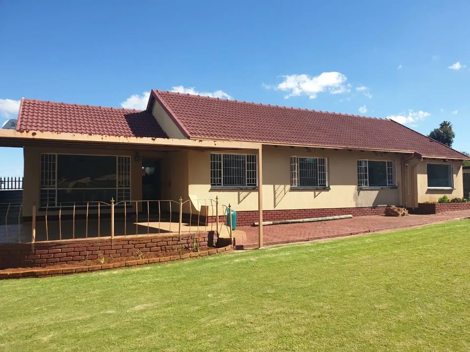 3 Bedroom House to rent in Esther Park