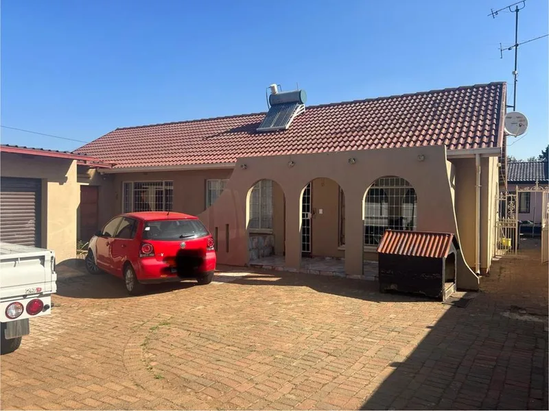 House to rent in Lenasia South