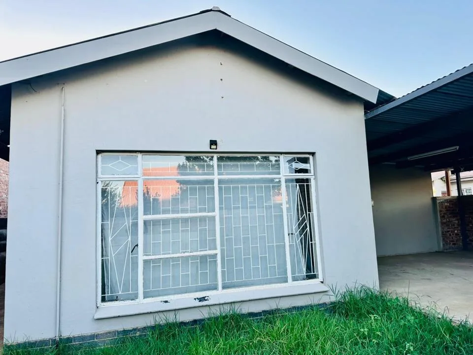 3 Bedroom House for sale in Miederpark