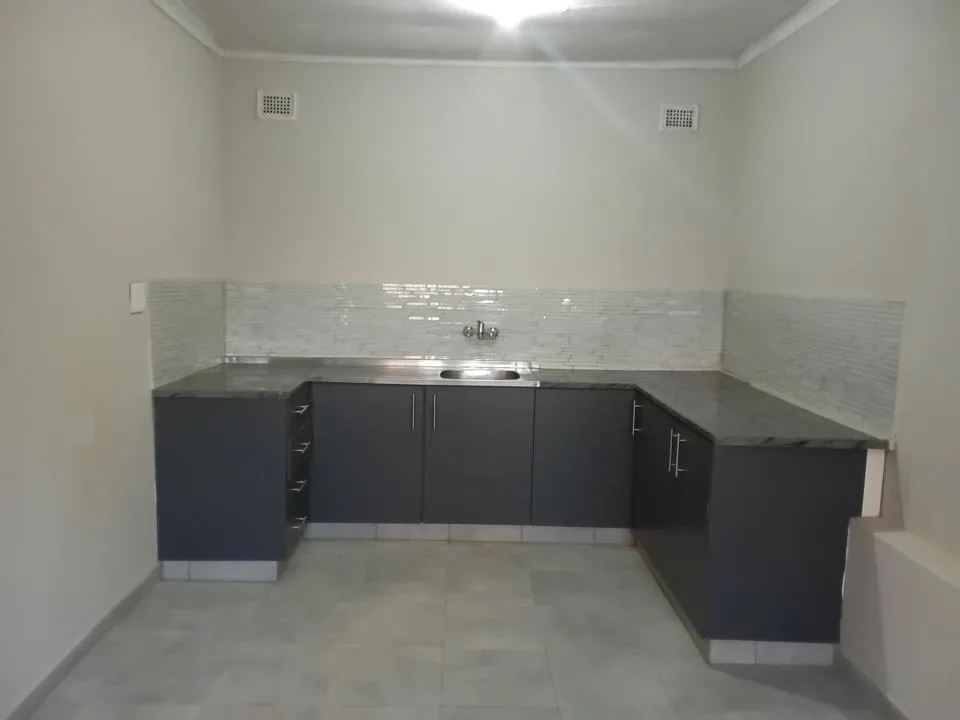 1 Bedroom House to rent in Montford