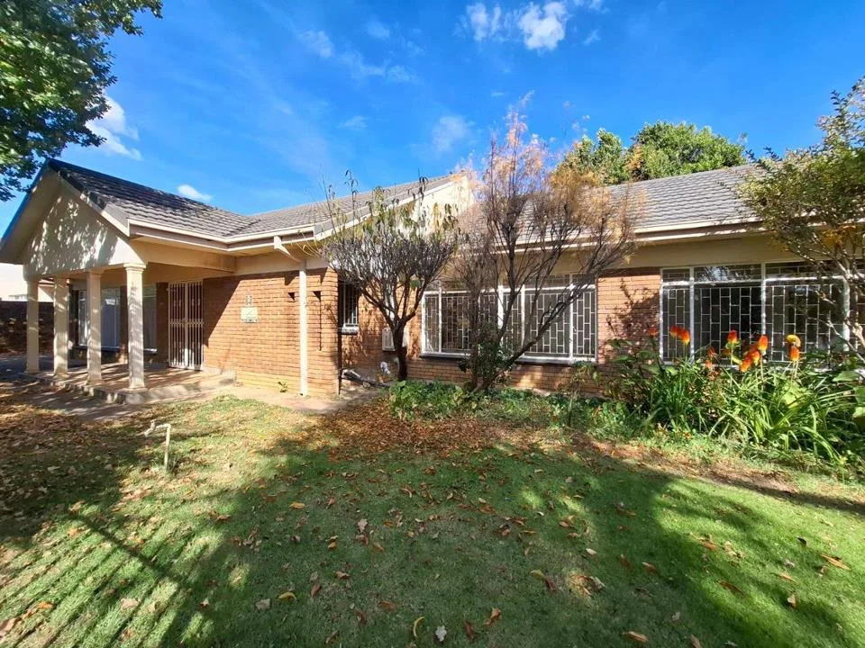 3 Bedroom House for sale in Ottosdal