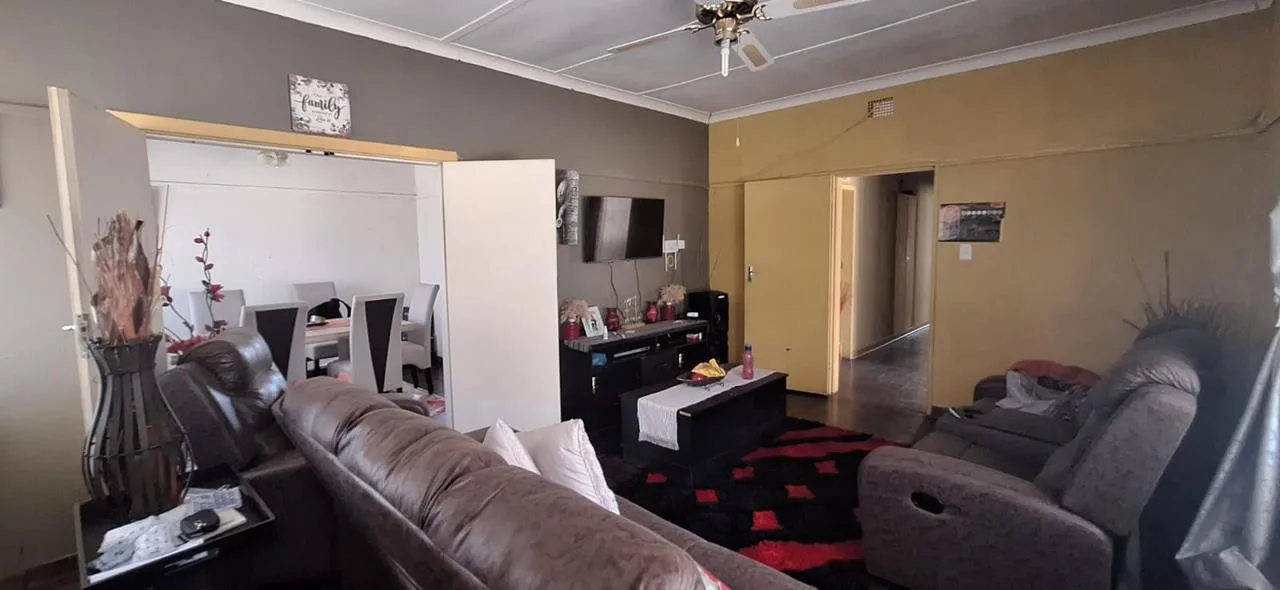 3 Bedroom House for sale in Stilfontein Ext 1