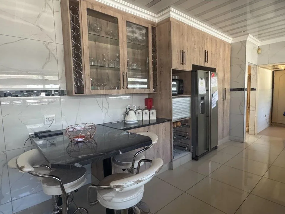 4 Bedroom House for sale in Flamwood