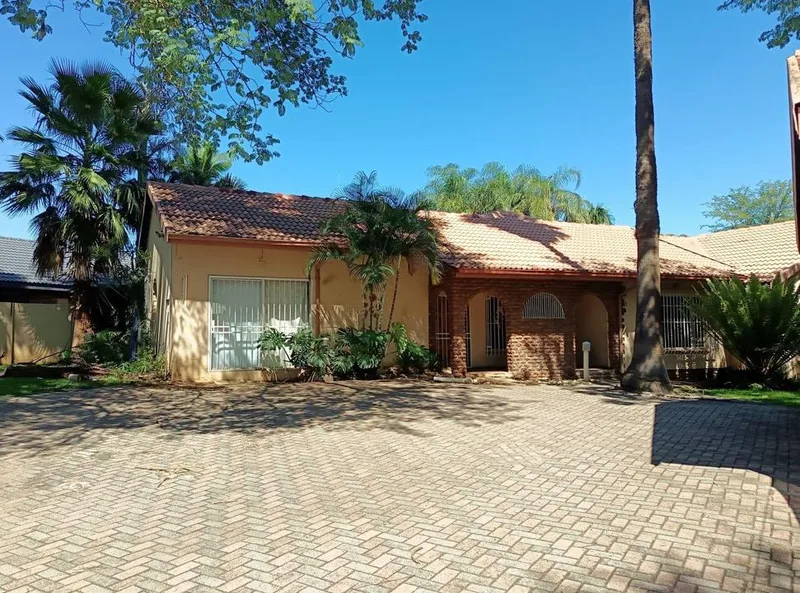4 Bedroom House for sale in Elandsrand