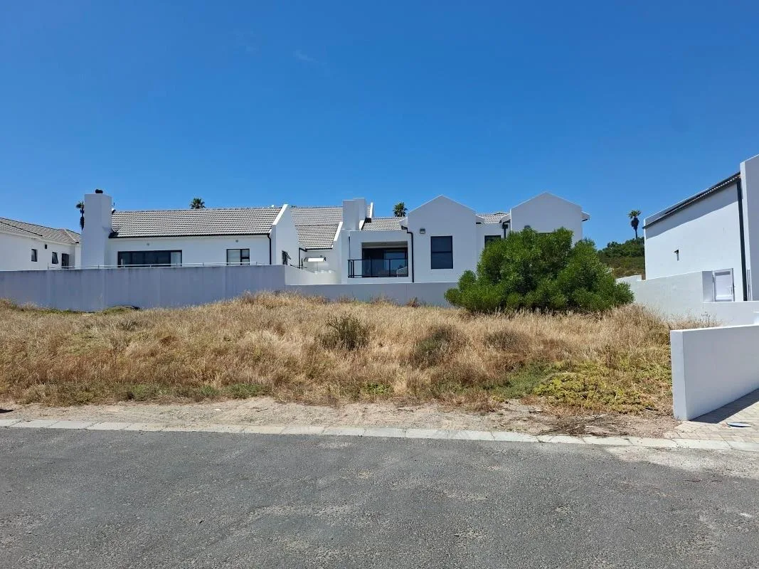 360 m² Land available in Shelley Point