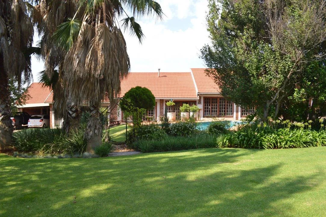 5 Bedroom House for sale in Doringkruin