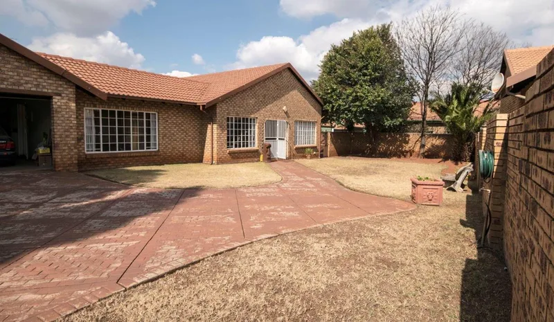 3 Bedroom House to rent in Eldoraigne