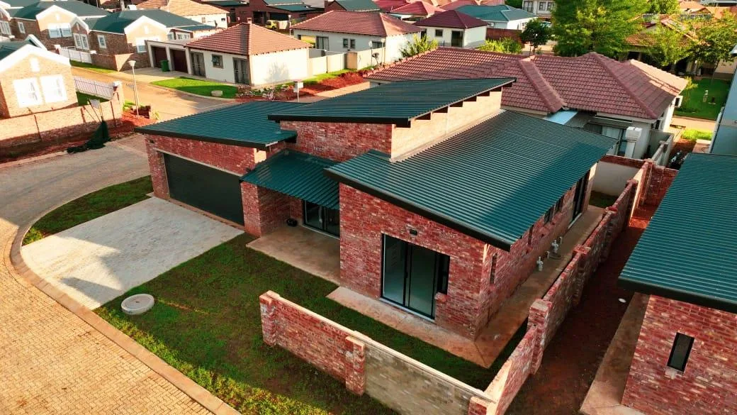 2 Bedroom Townhouse for sale in Van Der Hoff Park