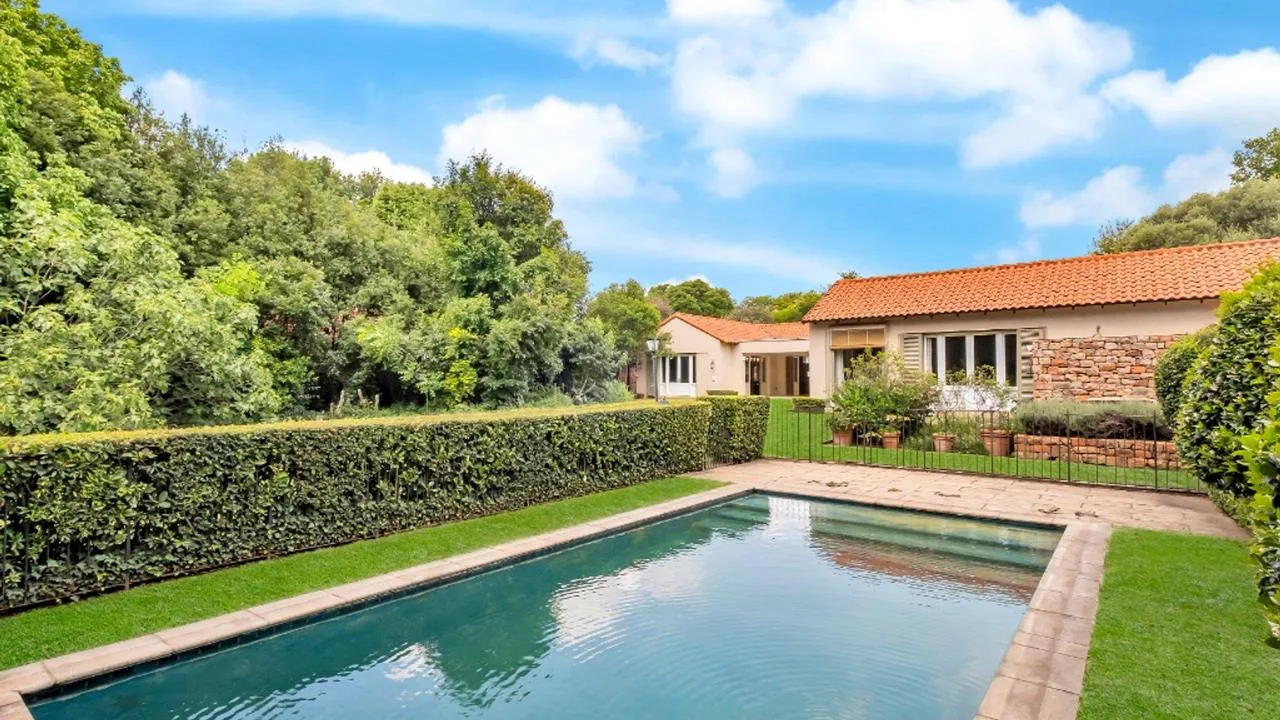 4 Bedroom House to rent in Saxonwold