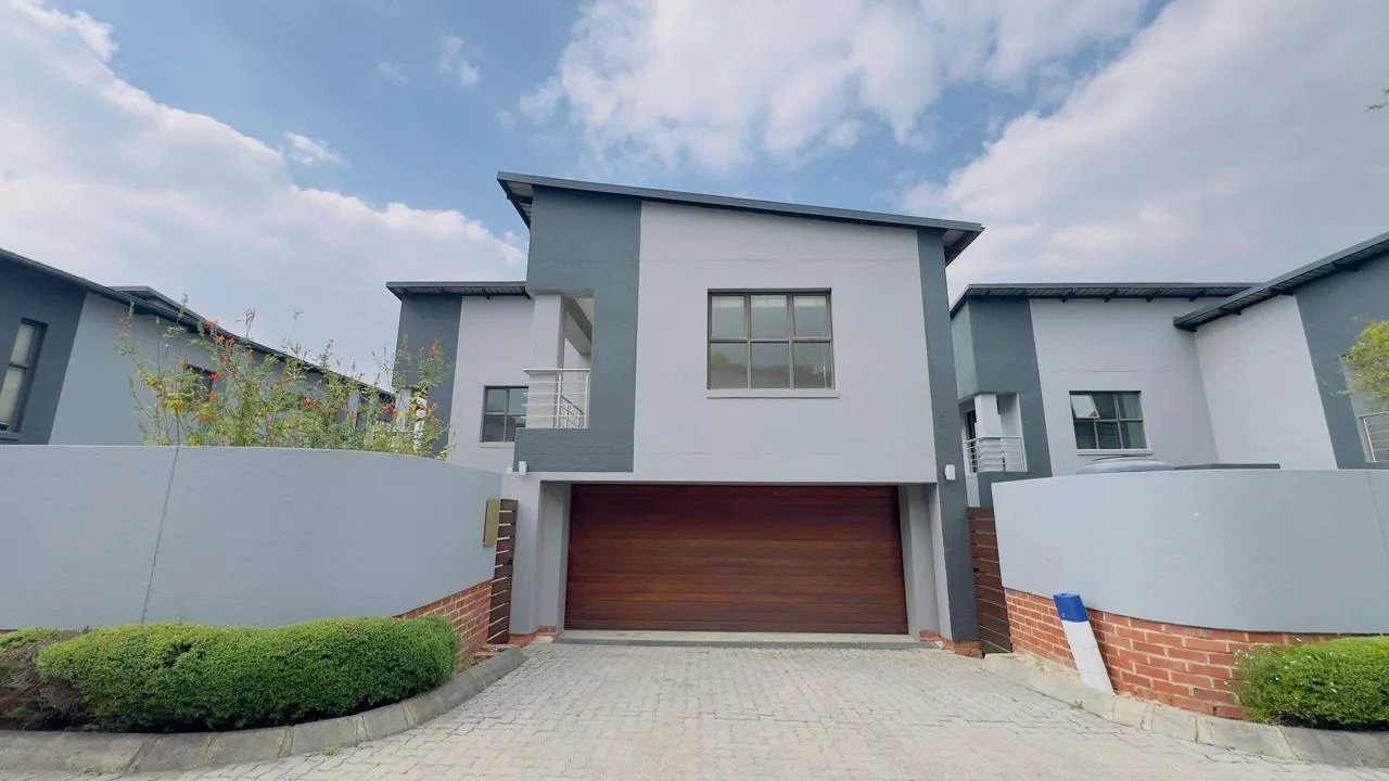 4 Bedroom Townhouse to rent in Bryanston East