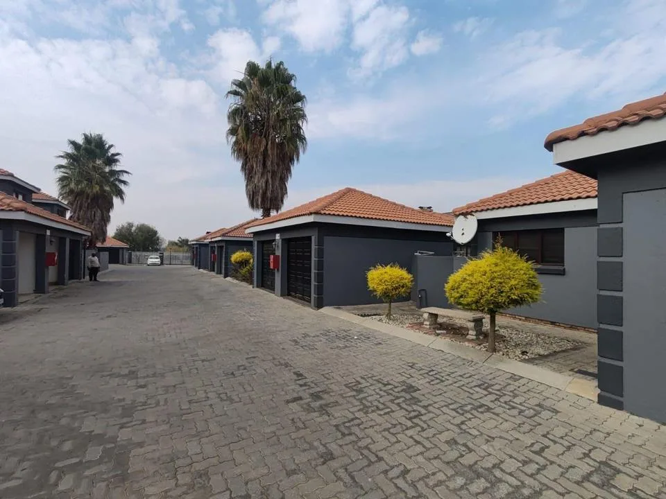 3 Bedroom Apartment / flat to rent in Helderwyk