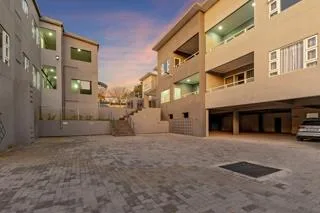 4 Bedroom Townhouse to rent in Morningside Manor