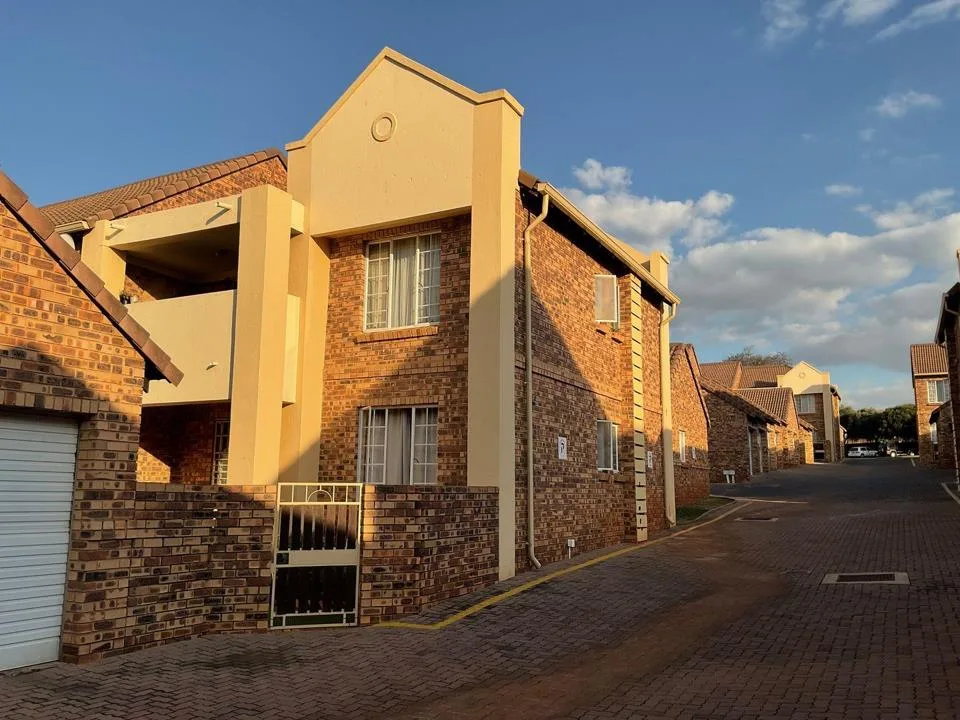 2 Bedroom Apartment / flat to rent in Olympus AH
