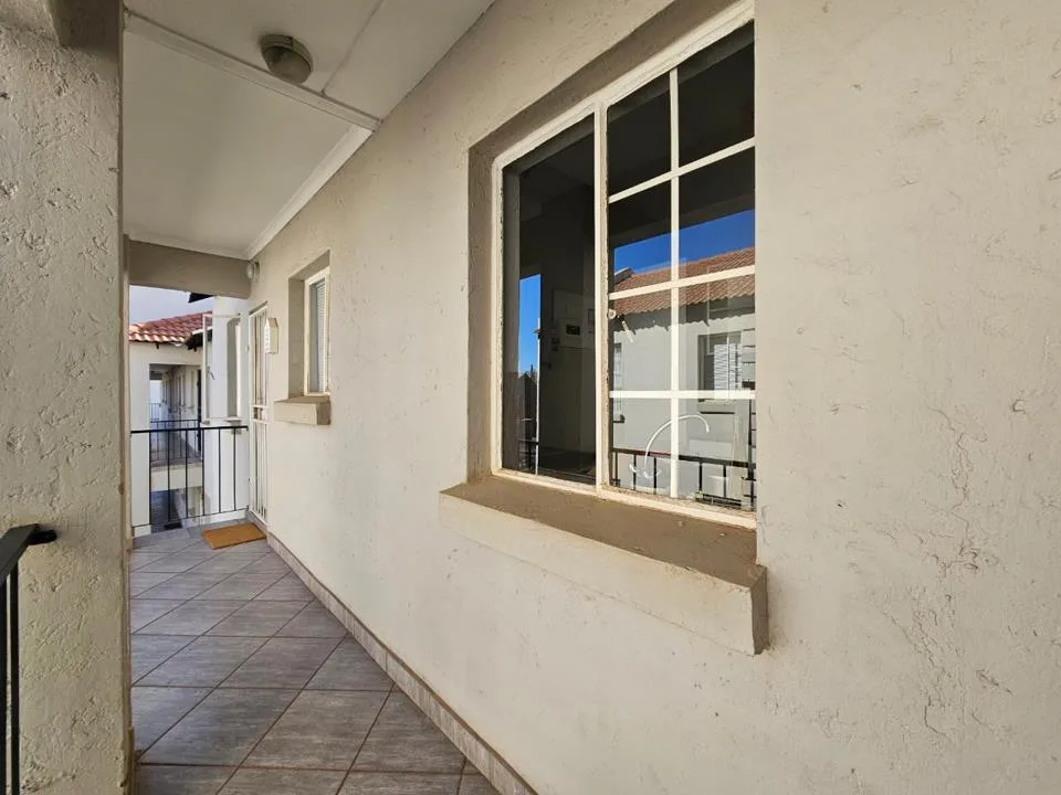 2 Bedroom Apartment / flat for sale in Van Der Hoff Park