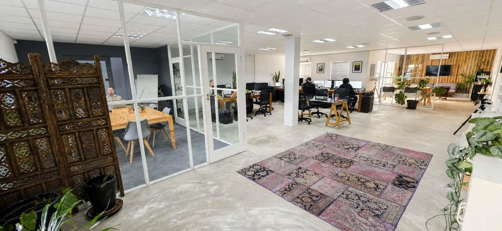 144 m² Office Space in Westlake