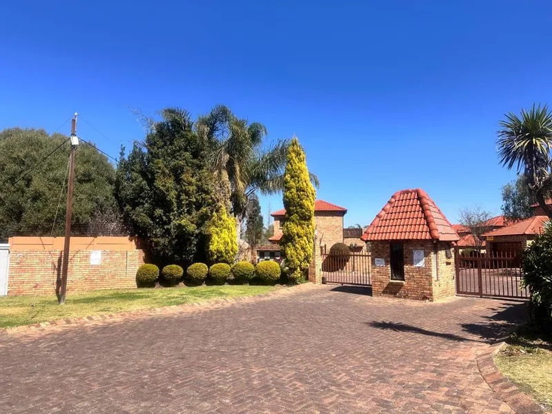 3 Bedroom Apartment / flat to rent in Kyalami Hills