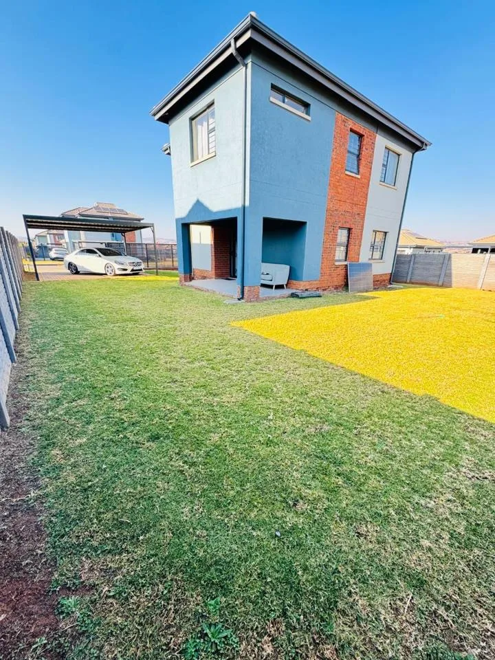 4 Bedroom House to rent in Lotus Gardens