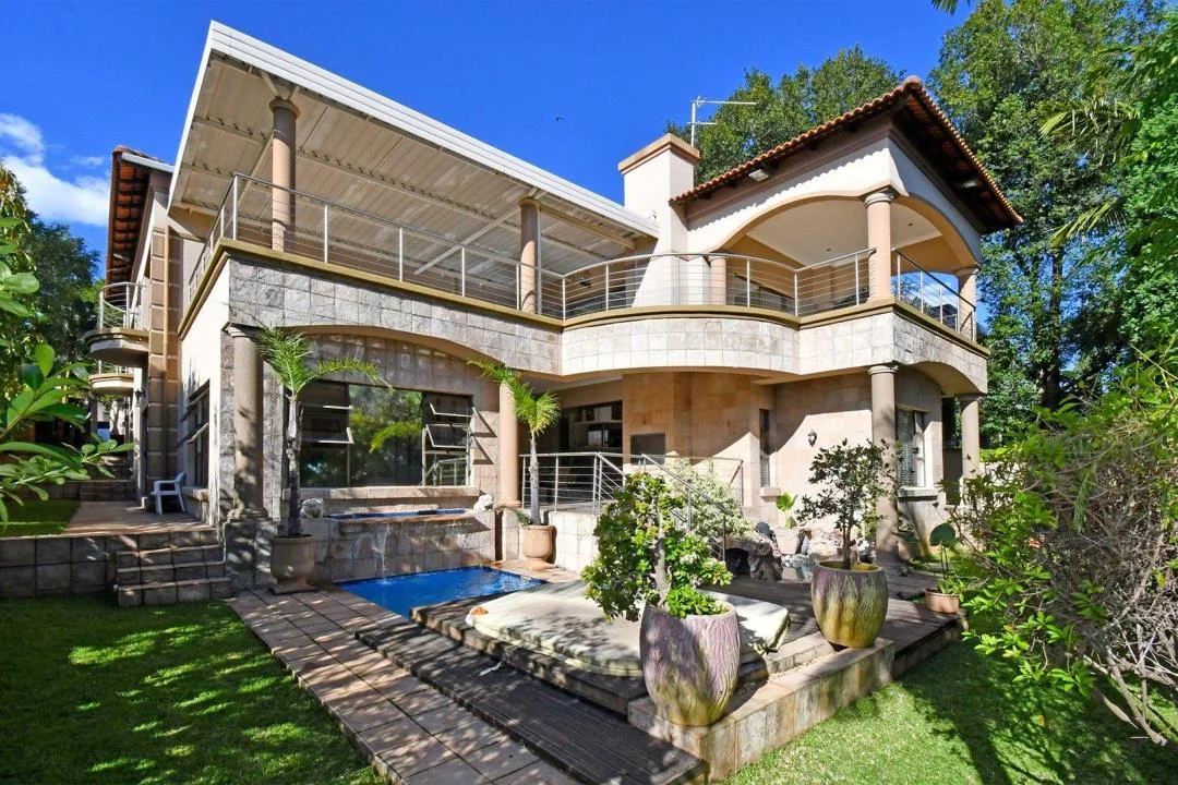 6 Bedroom House to rent in Benmore Gardens
