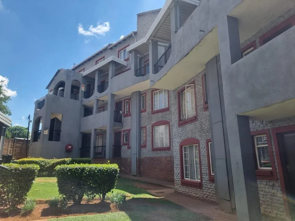 2 Bedroom Townhouse to rent in Castleview