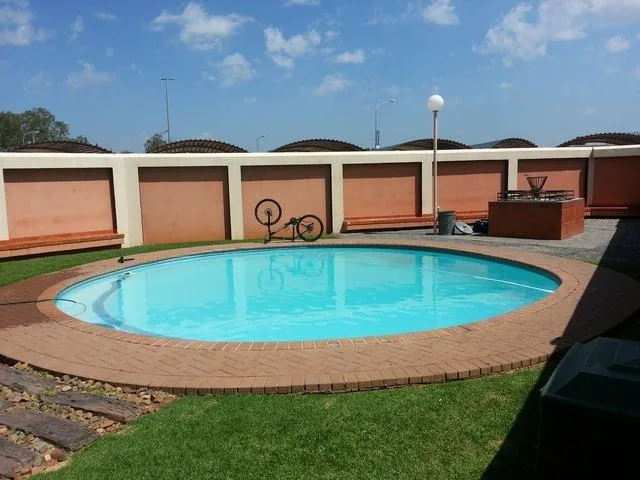 2 Bedroom Apartment / flat for sale in Kannoniers Park
