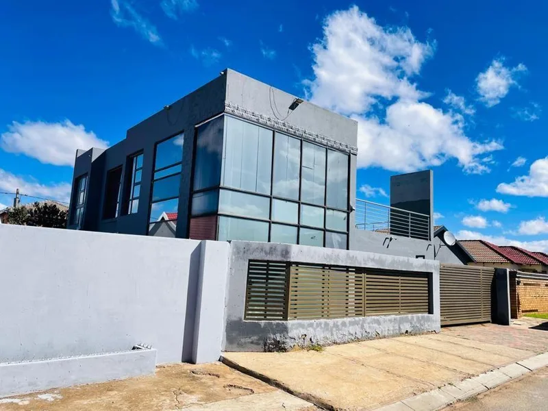 4 Bedroom House to rent in Protea Glen