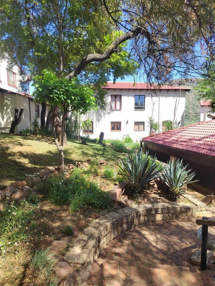 4 Bedroom Townhouse for sale in Estate D' Afrique