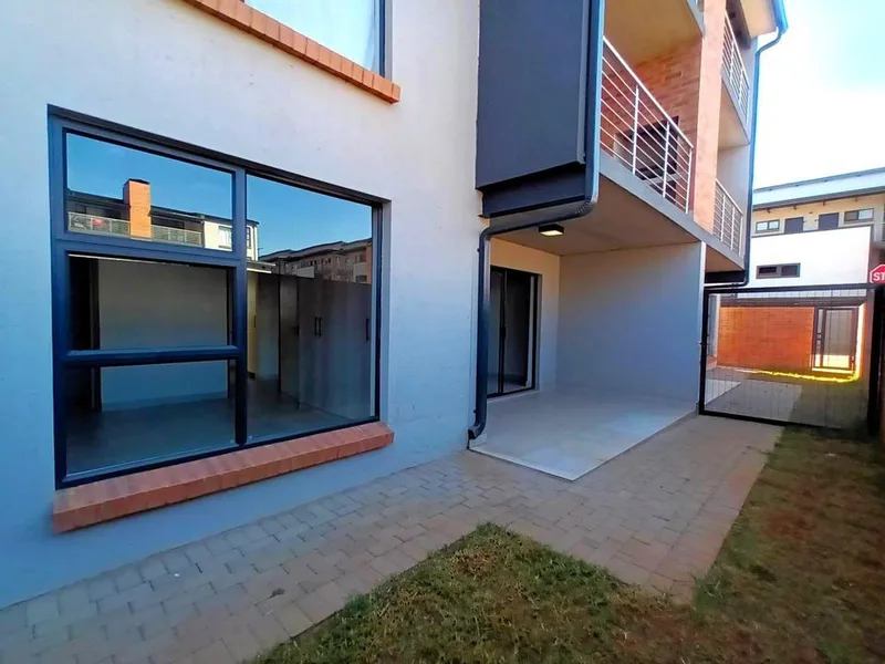 2 Bedroom Apartment / flat to rent in Olympus AH