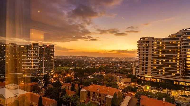 2 Bedroom Apartment / flat to rent in Sandton Central