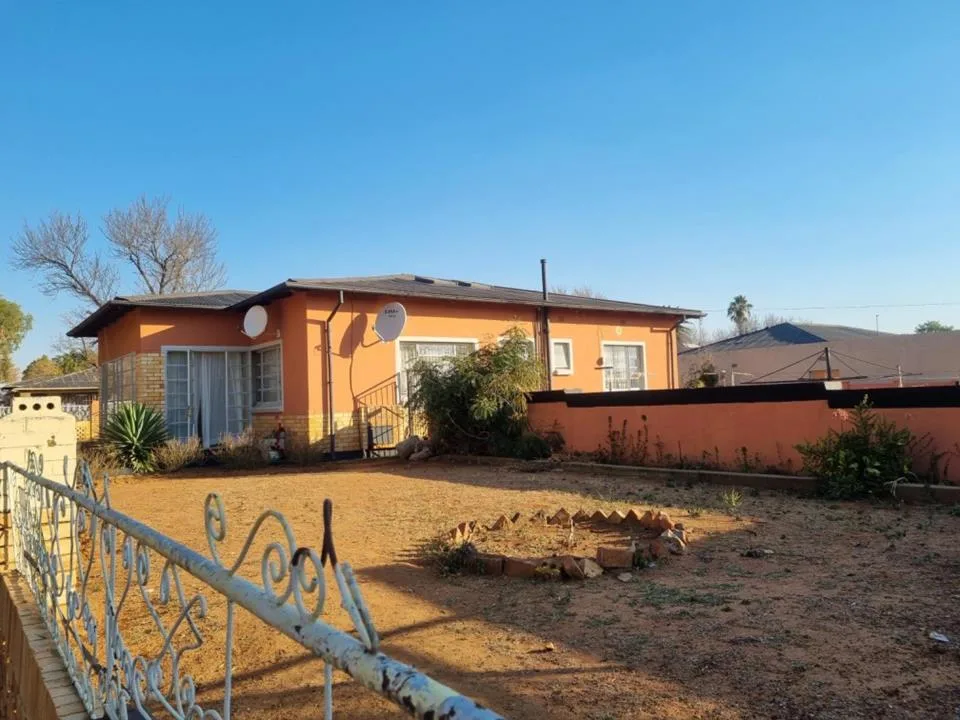 3 Bedroom House for sale in Elandia