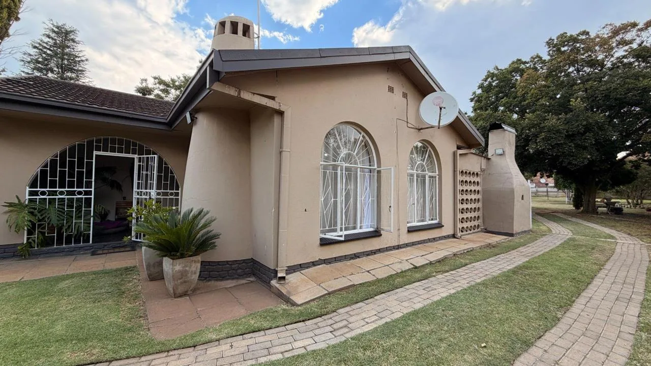 3 Bedroom House for sale in Potchefstroom South