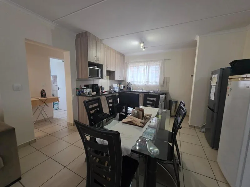 2 Bedroom Apartment / flat to rent in Barbeque Downs