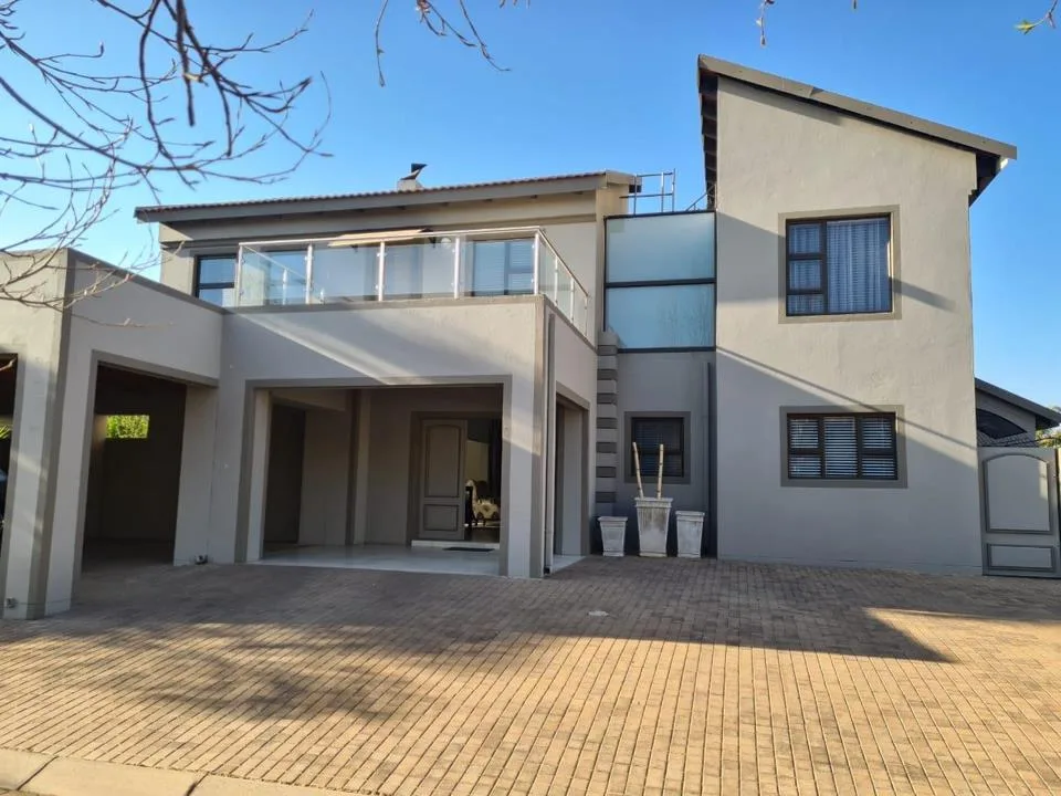 5 Bedroom House for sale in Melodie