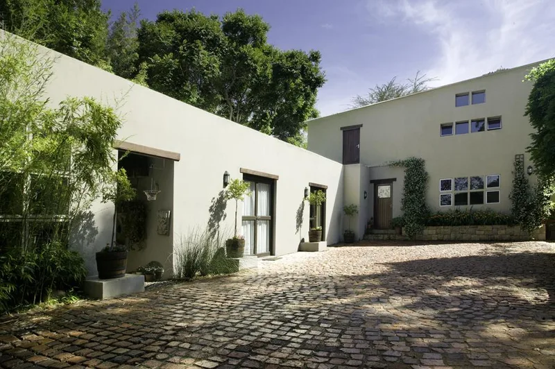 1 Bedroom House to rent in Craighall Park