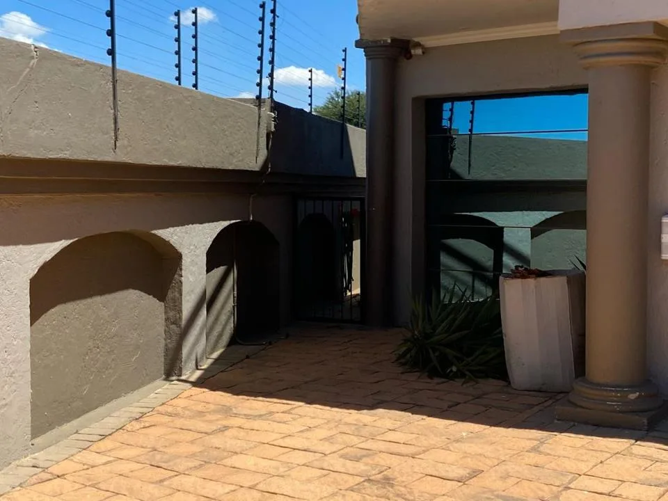 5 Bedroom House to rent in Sonneveld
