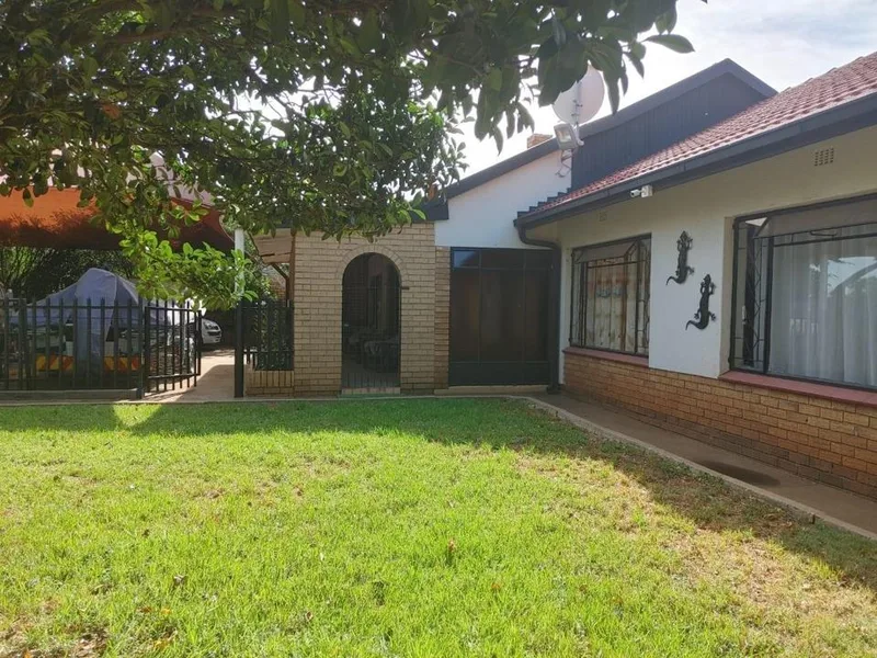 4 Bedroom House to rent in Kookrus