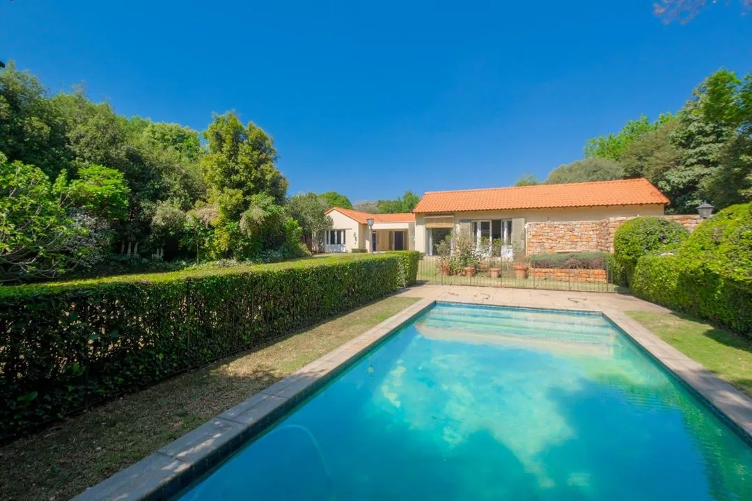 4 Bedroom House to rent in Saxonwold