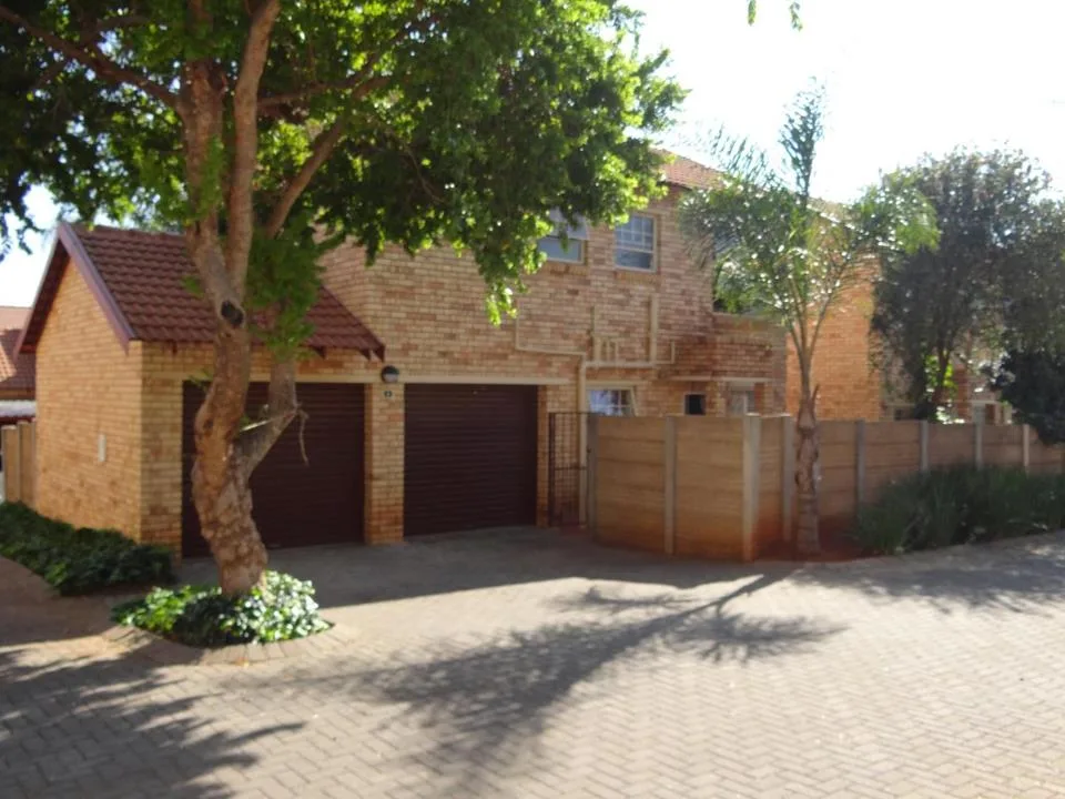 3 Bedroom Townhouse to rent in Allen's Nek