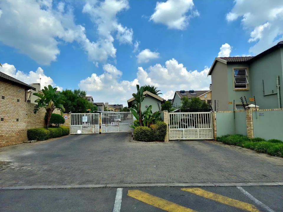 3 Bedroom Apartment / flat to rent in Terenure