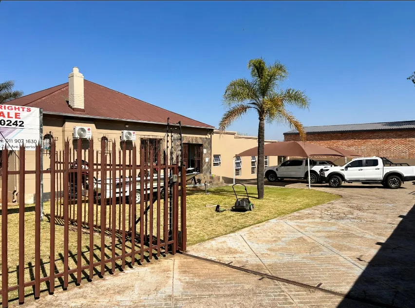 Commercial space in Alberton North