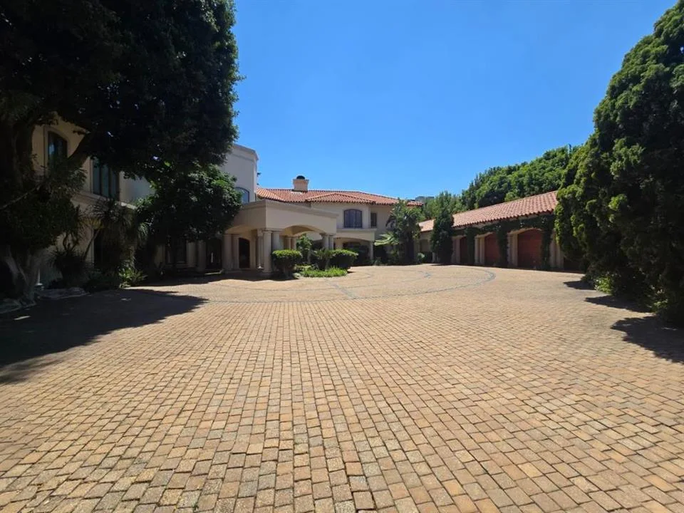 8 Bedroom House to rent in Hyde Park