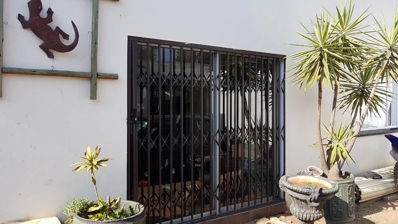 2 Bedroom Garden Cottage in Estera