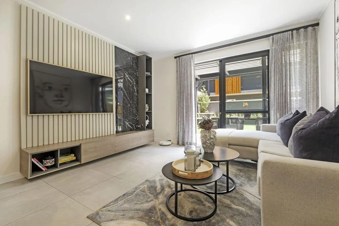3 Bedroom Apartment / flat to rent in Hyde Park