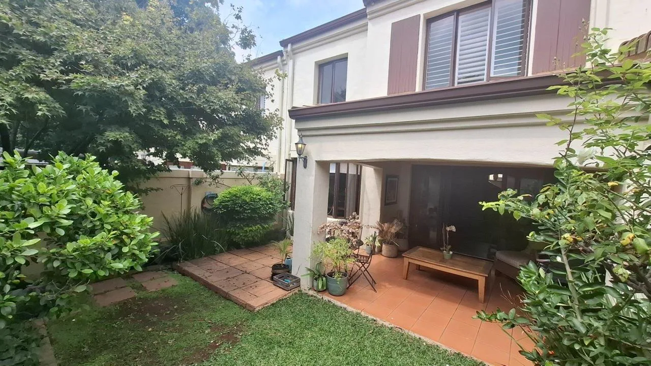 3 Bedroom Townhouse to rent in Illovo