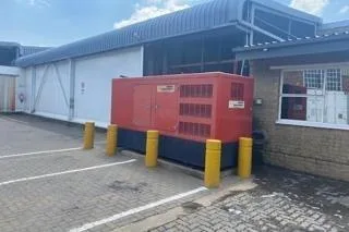1 975 m² Commercial space in Clayville