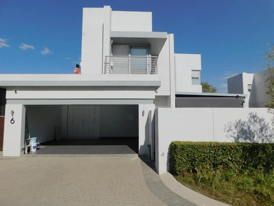 3 Bedroom Townhouse to rent in Bryanston