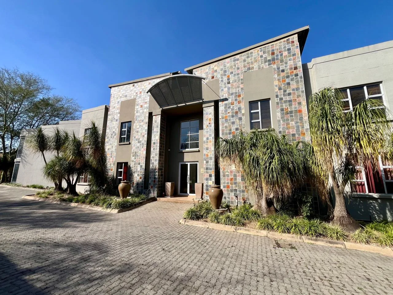 828 m² Commercial space in Chartwell