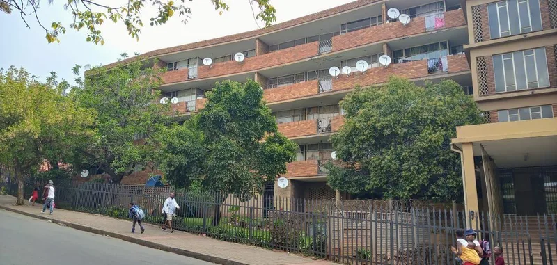 Apartment / flat to rent in Yeoville