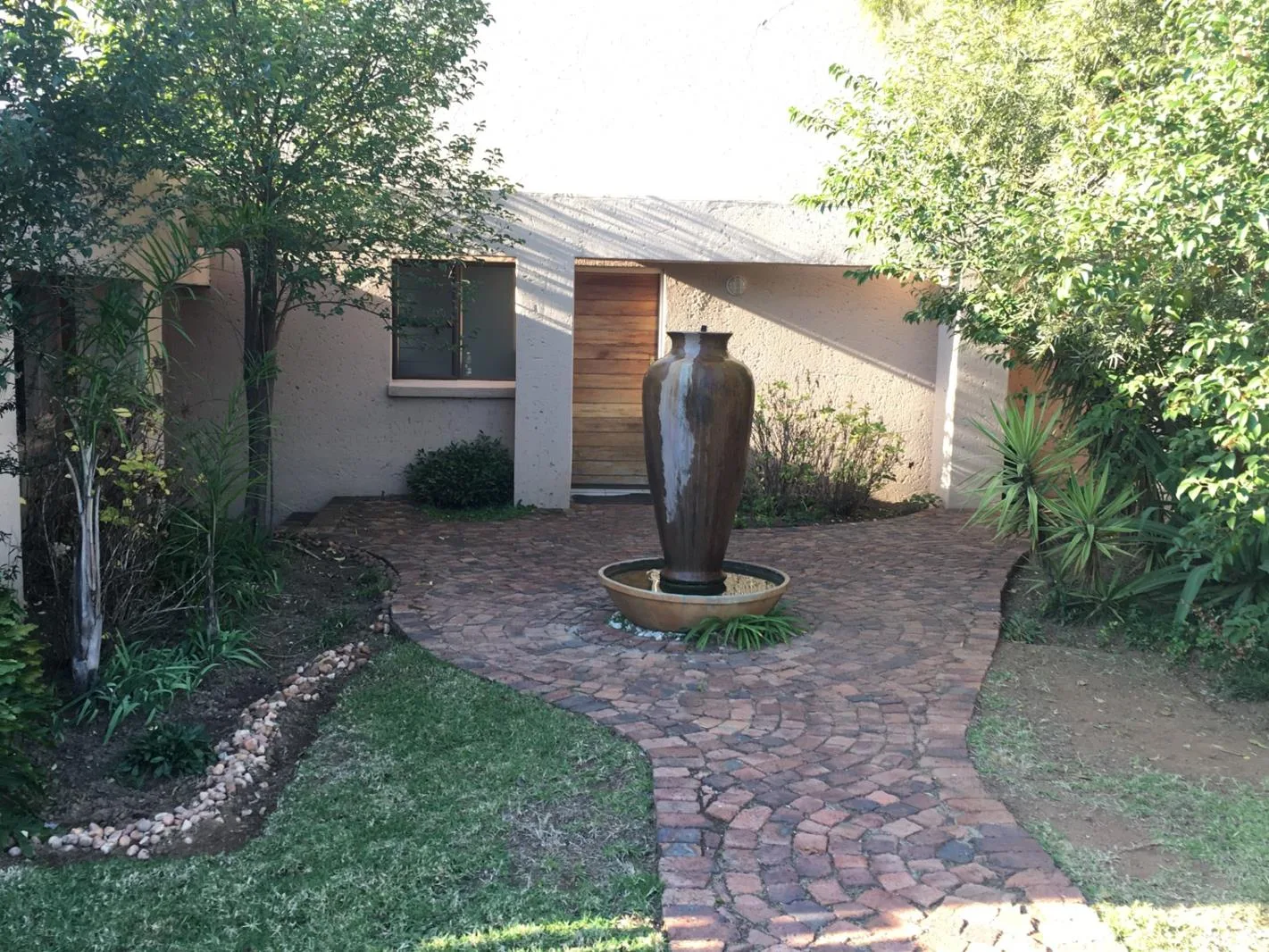 2 Bedroom Garden Cottage in Chartwell